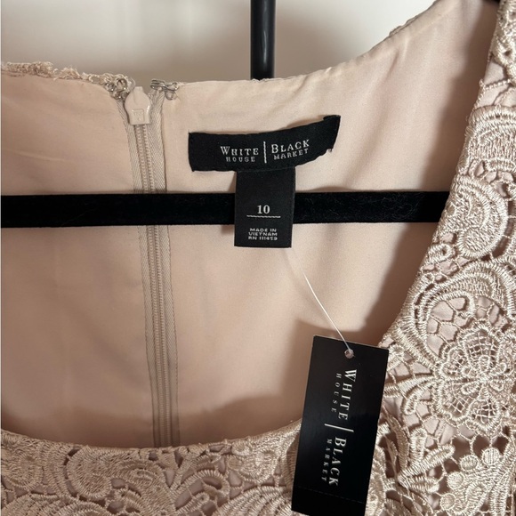 White House | Black Marker Ivory Lace Dress - Picture 2 of 4